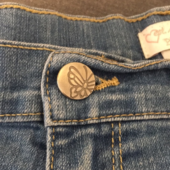 Children’s place Jean shorts super stretchy! - Picture 4 of 4